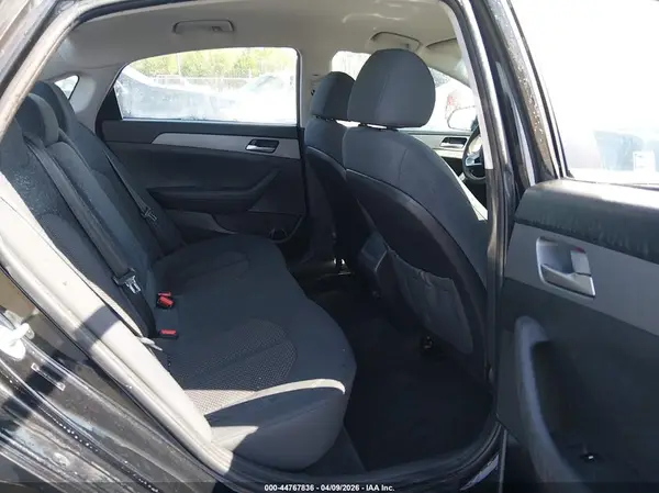 5NPE24AF7KH738944 2019 HYUNDAI SONATA - Image 8