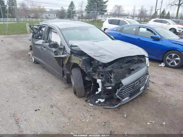 5NPE24AF7KH820379 2019 HYUNDAI SONATA - Image 1