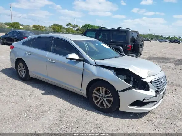 5NPE24AF8GH260296 2016 HYUNDAI SONATA - Image 1