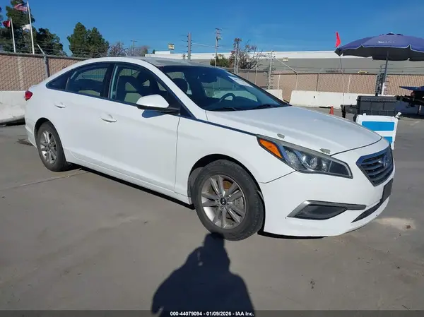 5NPE24AF8GH261934 2016 HYUNDAI SONATA - Image 1