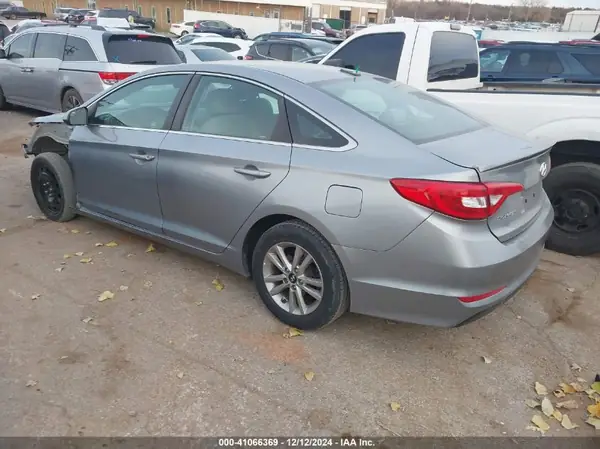5NPE24AF8GH262632 2016 HYUNDAI SONATA - Image 2