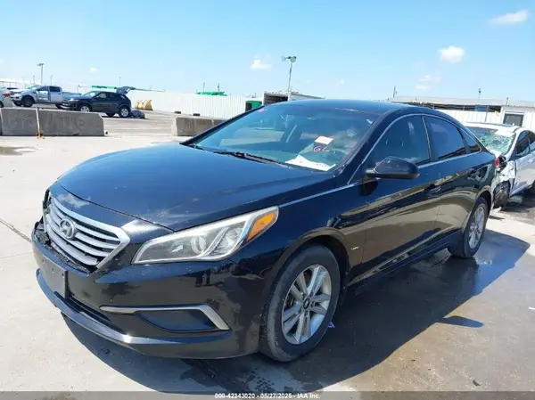 5NPE24AF8GH265031 2016 HYUNDAI SONATA - Image 2