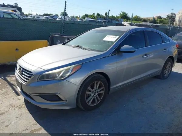 5NPE24AF8GH274599 2016 HYUNDAI SONATA - Image 2