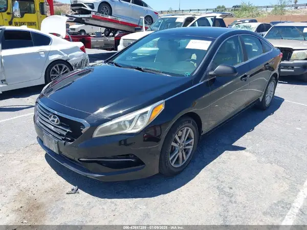 5NPE24AF8GH274702 2016 HYUNDAI SONATA - Image 2