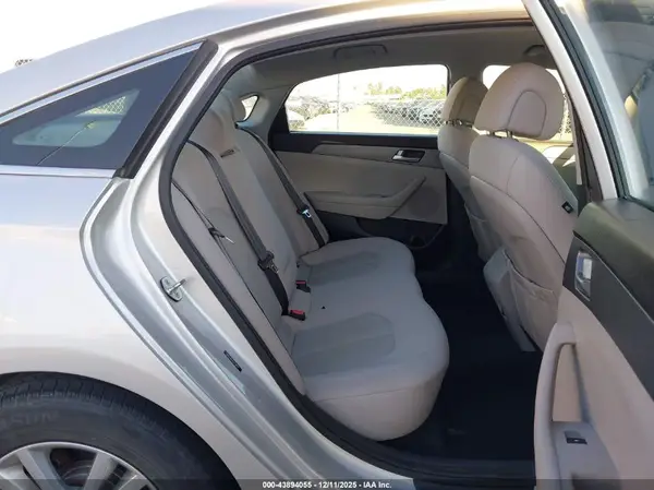 5NPE24AF8GH284811 2016 HYUNDAI SONATA - Image 8