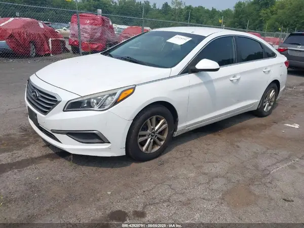 5NPE24AF8GH288874 2016 HYUNDAI SONATA - Image 2
