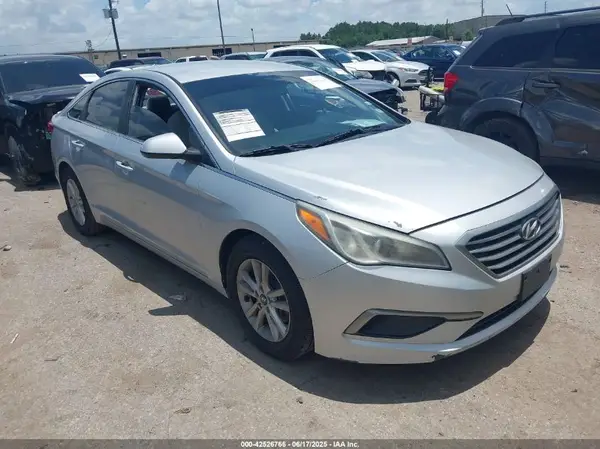 5NPE24AF8GH289541 2016 HYUNDAI SONATA - Image 1
