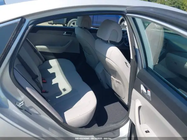 5NPE24AF8GH304894 2016 HYUNDAI SONATA - Image 8