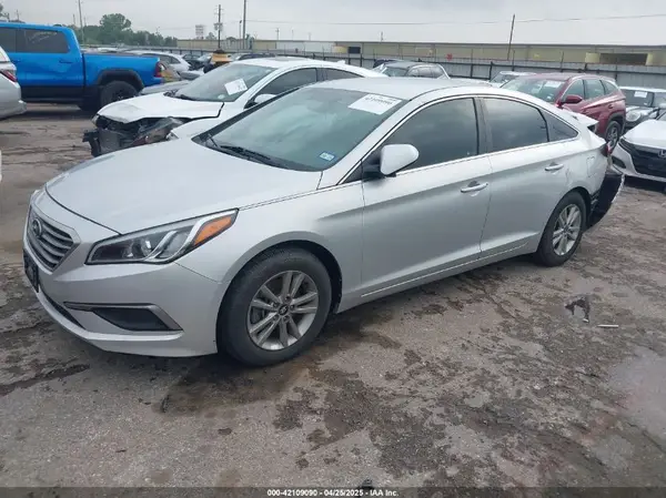5NPE24AF8GH307102 2016 HYUNDAI SONATA - Image 2
