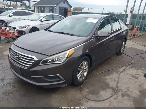 5NPE24AF8GH316320 2016 HYUNDAI SONATA - Image 2