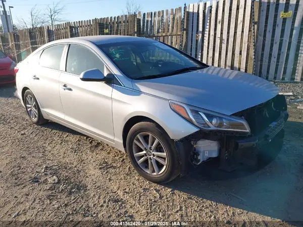 5NPE24AF8GH318813 2016 HYUNDAI SONATA - Image 1