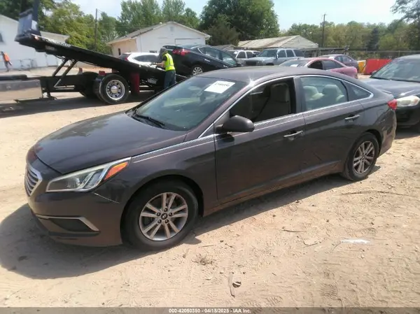 5NPE24AF8GH321923 2016 HYUNDAI SONATA - Image 2