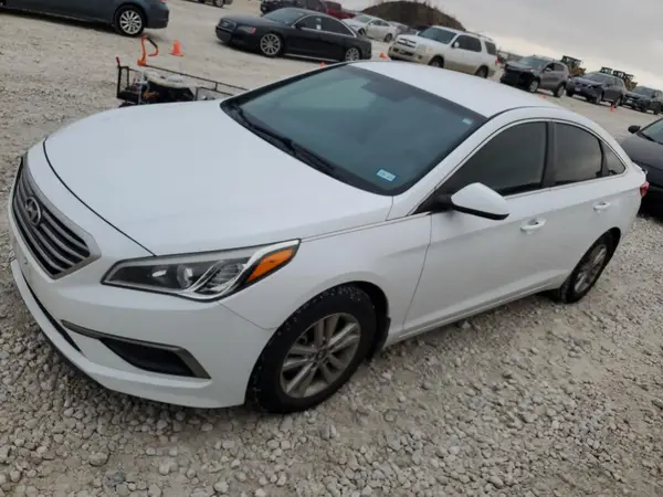 5NPE24AF8GH322246 2016 HYUNDAI SONATA - Image 1