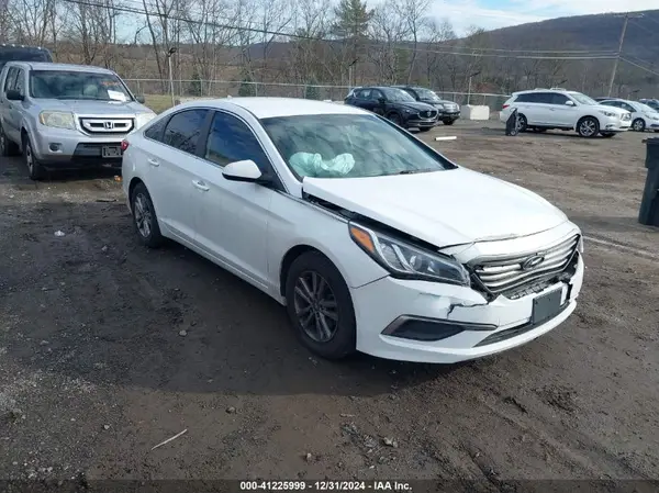 5NPE24AF8GH323316 2016 HYUNDAI SONATA - Image 1