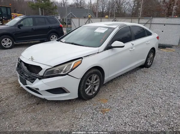 5NPE24AF8GH323607 2016 HYUNDAI SONATA - Image 2