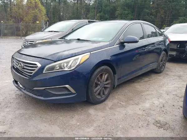 5NPE24AF8GH325860 2016 HYUNDAI SONATA - Image 2