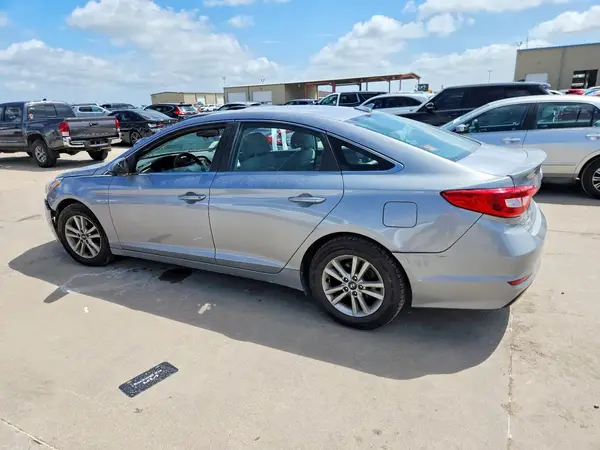 5NPE24AF8GH326989 2016 HYUNDAI SONATA - Image 2