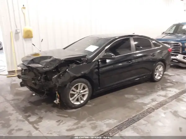 5NPE24AF8GH328810 2016 HYUNDAI SONATA - Image 2