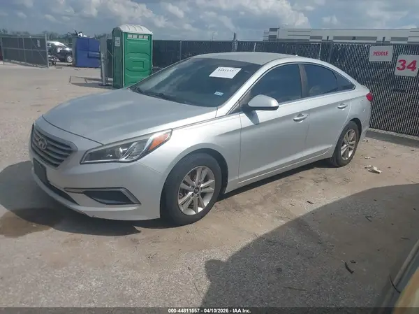 5NPE24AF8GH335966 2016 HYUNDAI SONATA - Image 2