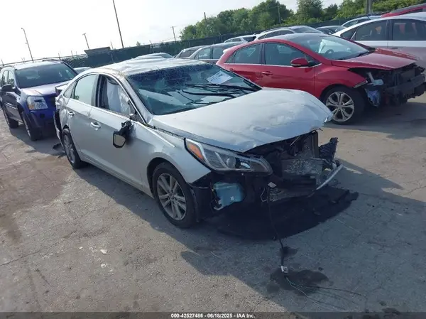 5NPE24AF8GH338110 2016 HYUNDAI SONATA - Image 1