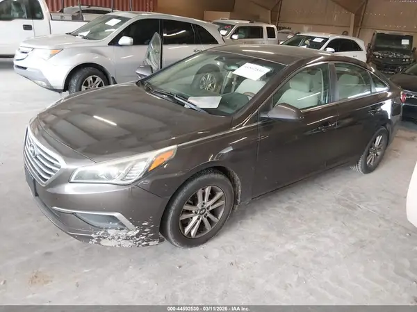 5NPE24AF8GH352525 2016 HYUNDAI SONATA - Image 2