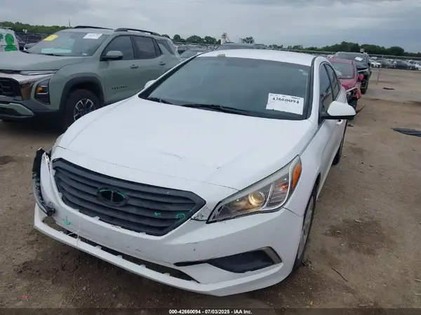 5NPE24AF8GH369017 2016 HYUNDAI SONATA - Image 2