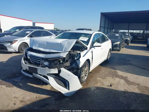 5NPE24AF8GH372595 2016 HYUNDAI SONATA - Image 2