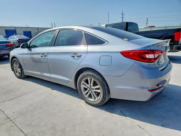 5NPE24AF8GH372810 2016 HYUNDAI SONATA - Image 2