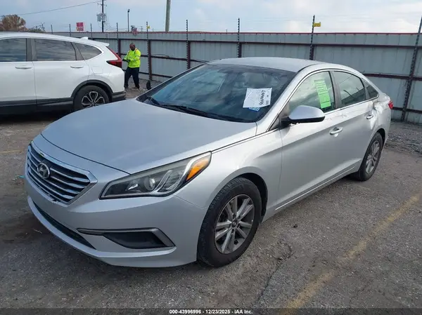 5NPE24AF8GH373083 2016 HYUNDAI SONATA - Image 2