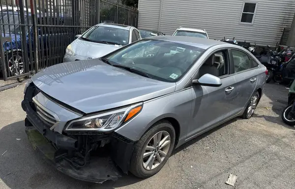 5NPE24AF8GH376243 2016 HYUNDAI SONATA - Image 2