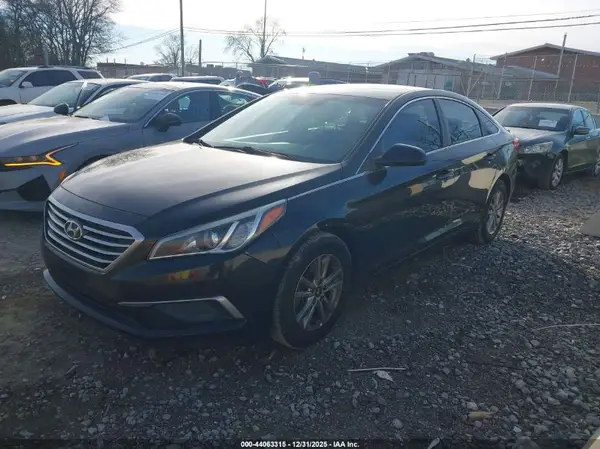 5NPE24AF8GH401707 2016 HYUNDAI SONATA - Image 2