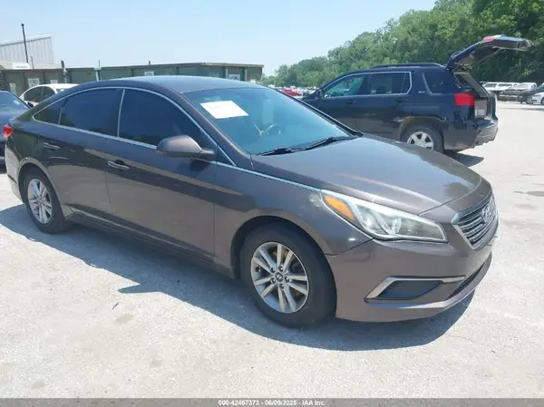 5NPE24AF8GH403781 2016 HYUNDAI SONATA - Image 1