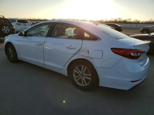 5NPE24AF8GH415476 2016 HYUNDAI SONATA - Image 2