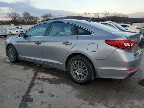 5NPE24AF8HH439228 2017 HYUNDAI SONATA - Image 2
