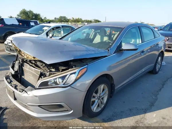 5NPE24AF8HH439262 2017 HYUNDAI SONATA - Image 2