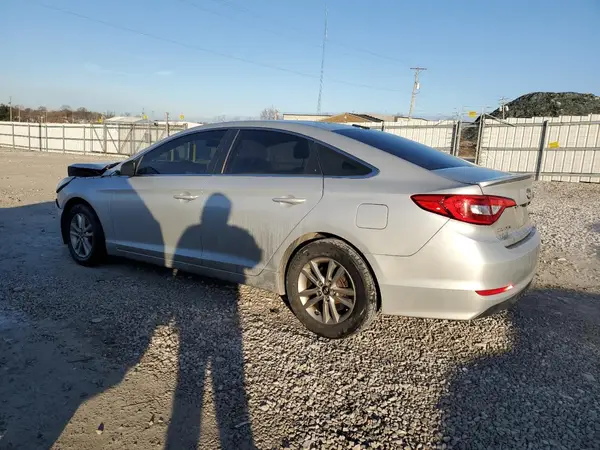 5NPE24AF8HH443747 2017 HYUNDAI SONATA - Image 2