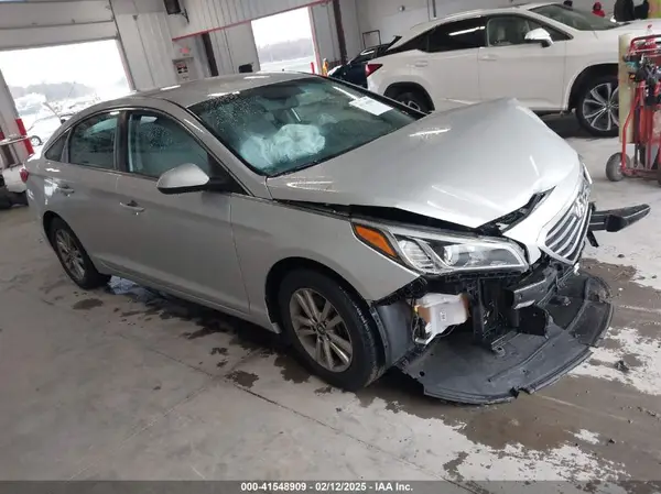 5NPE24AF8HH444249 2017 HYUNDAI SONATA - Image 1