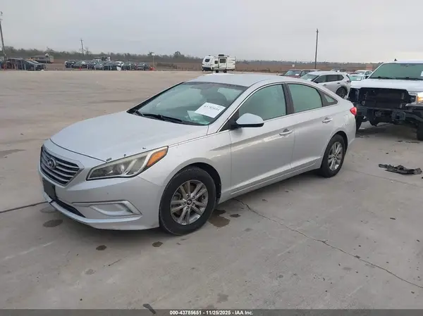 5NPE24AF8HH445952 2017 HYUNDAI SONATA - Image 2