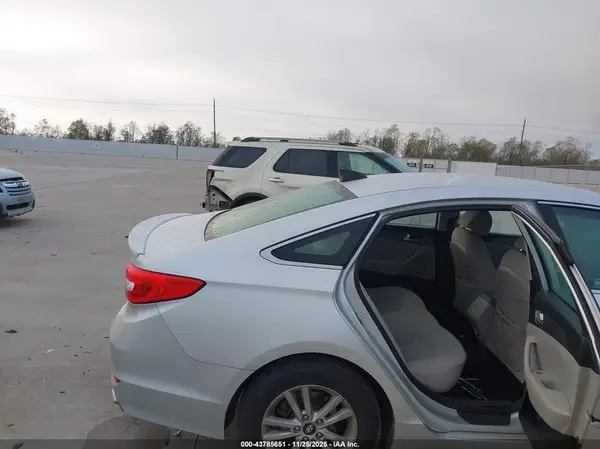 5NPE24AF8HH445952 2017 HYUNDAI SONATA - Image 8