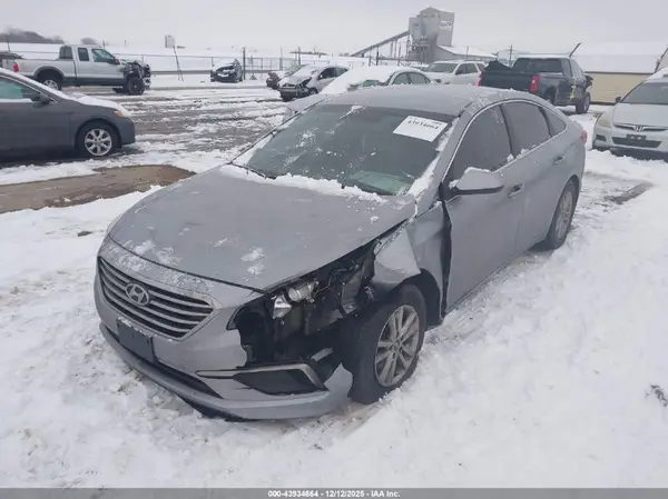 5NPE24AF8HH448138 2017 HYUNDAI SONATA - Image 2