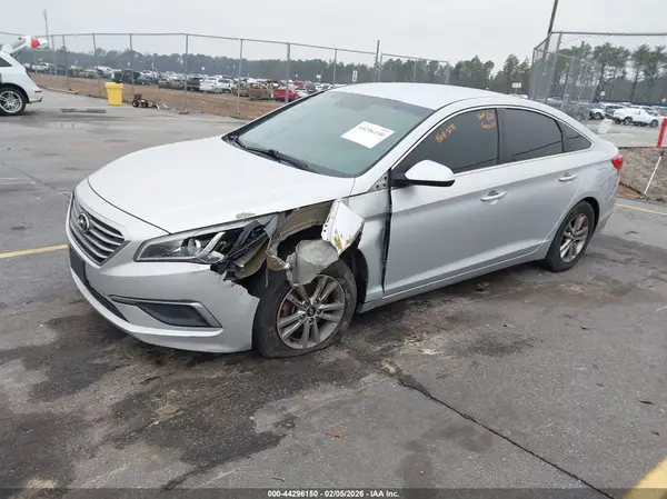 5NPE24AF8HH462993 2017 HYUNDAI SONATA - Image 2