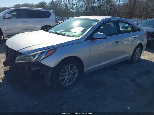5NPE24AF8HH471810 2017 HYUNDAI SONATA - Image 2