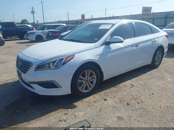 5NPE24AF8HH476537 2017 HYUNDAI SONATA - Image 2