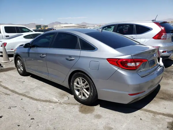 5NPE24AF8HH481110 2017 HYUNDAI SONATA - Image 2