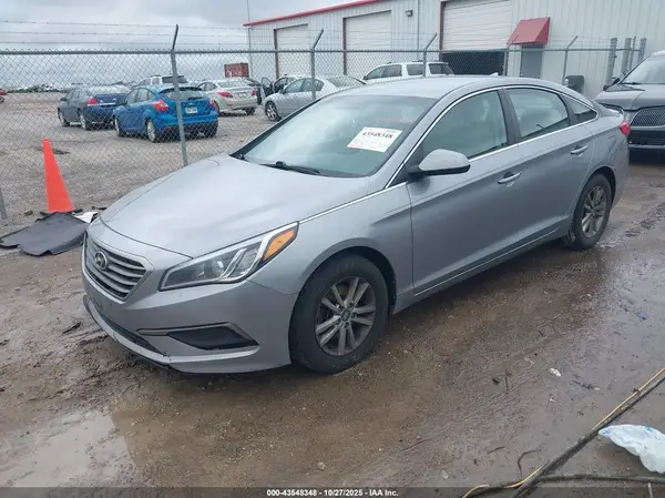 5NPE24AF8HH482757 2017 HYUNDAI SONATA - Image 2