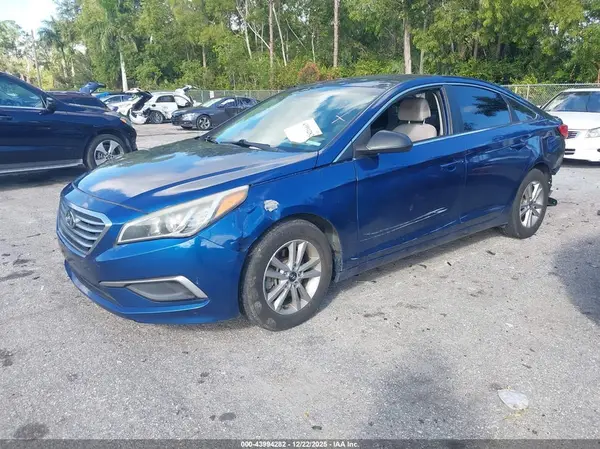 5NPE24AF8HH486100 2017 HYUNDAI SONATA - Image 2