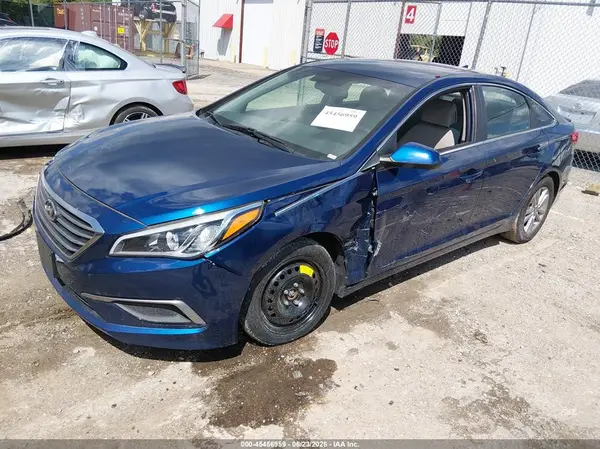 5NPE24AF8HH489742 2017 HYUNDAI SONATA - Image 2