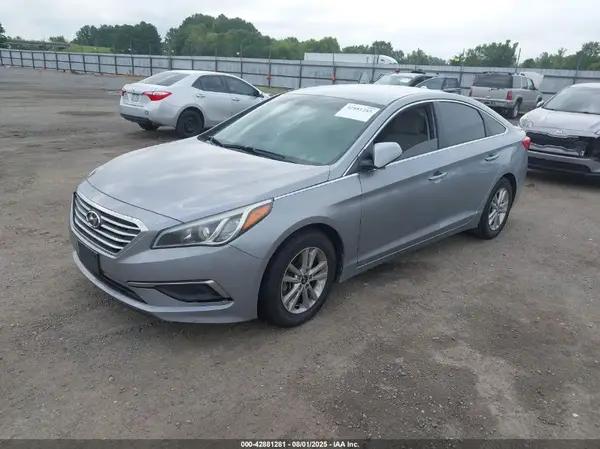 5NPE24AF8HH492575 2017 HYUNDAI SONATA - Image 2