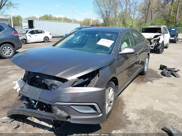 5NPE24AF8HH495508 2017 HYUNDAI SONATA - Image 2