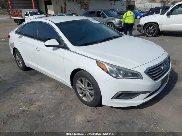 5NPE24AF8HH505440 2017 HYUNDAI SONATA - Image 1